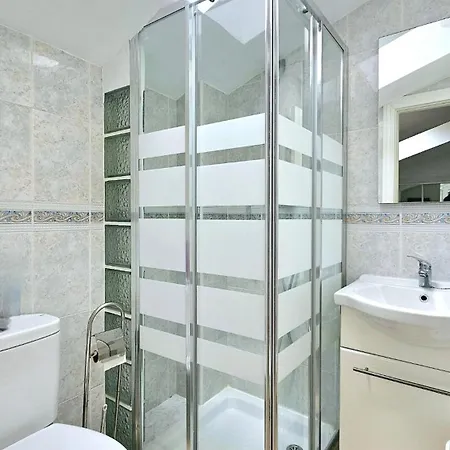 The Panoramic Penthouse Of Art *